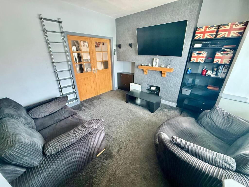 House in Oakgrove, Bollin Grange, Sutton - View 3