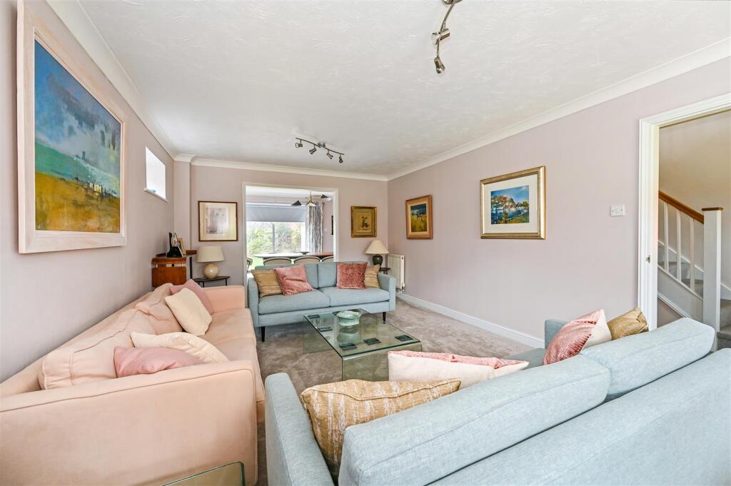 Chilworth Gardens, Clanfield - More