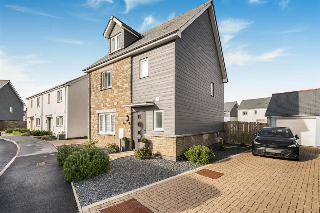 4-bed detached on Treffry Lane, Quintrell Downs, Newquay, £425,000