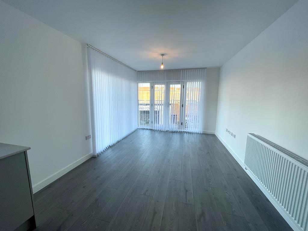 Apartment in Southend-on-Sea - View 3