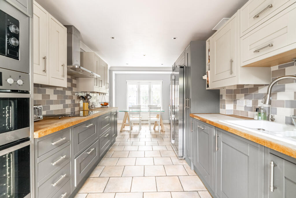 56 Harpenden Road photo 2