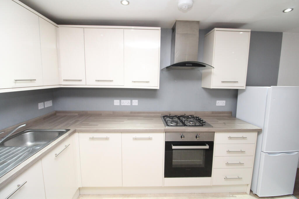 Apartment in Gravesham, Milton - View 2