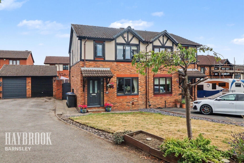 3-bed semi-detached on St Andrews Drive, Darton, £260,000