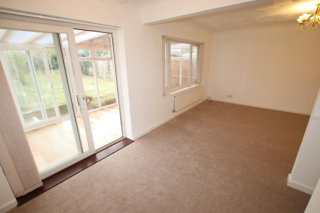 Slade Road, Holland on Sea, CO15 photo 2