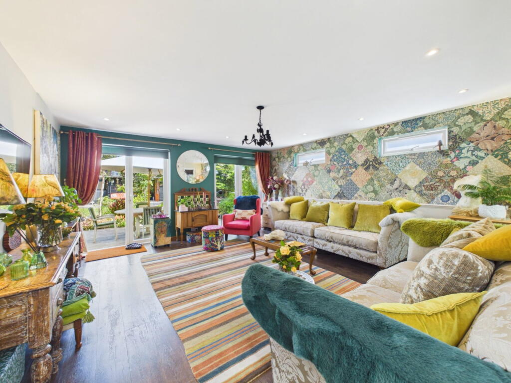 Rose Walk, Goring-by-Sea, Worthing, BN12 - View 3