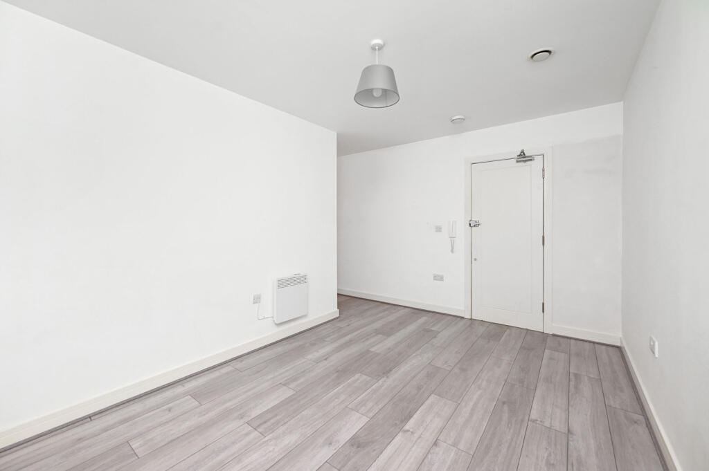 Apartment in Basingstoke and Deane, Kings Furlong - More