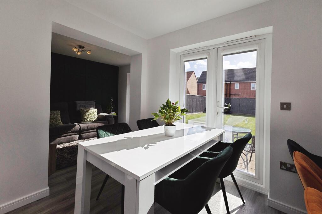House in Stockton-on-Tees, Hartwell - More