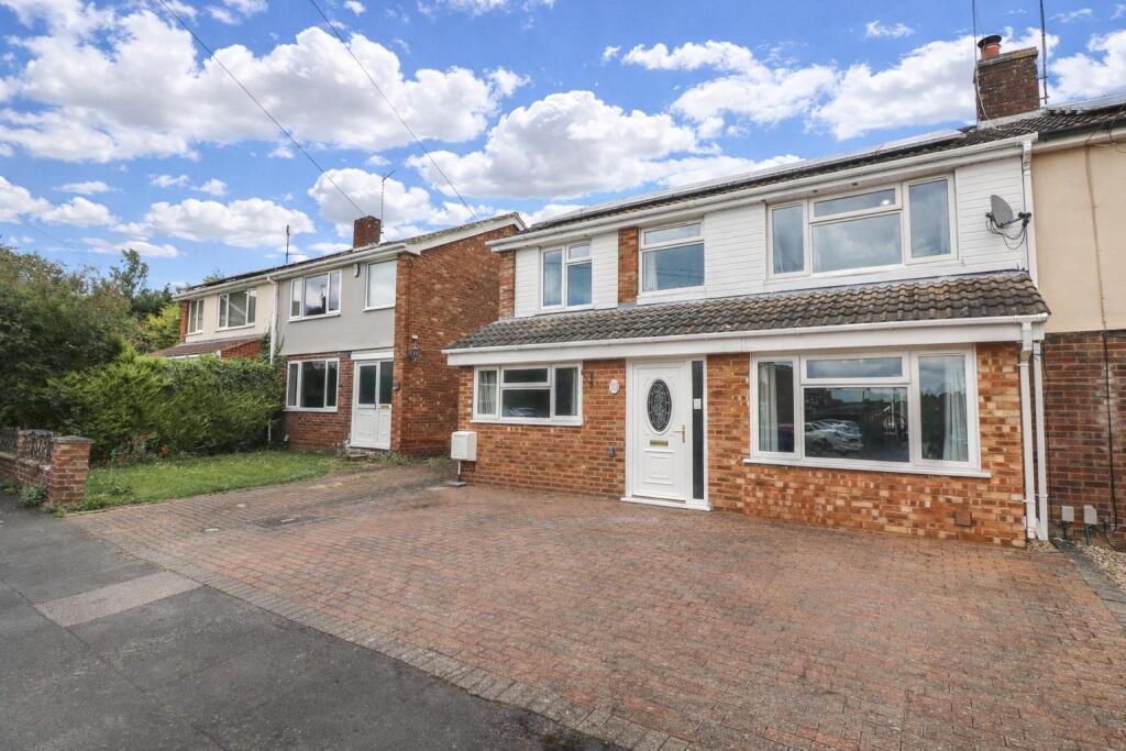 Main image of property: Fitzwilliam Road, Irthlingborough, NN9 5SX