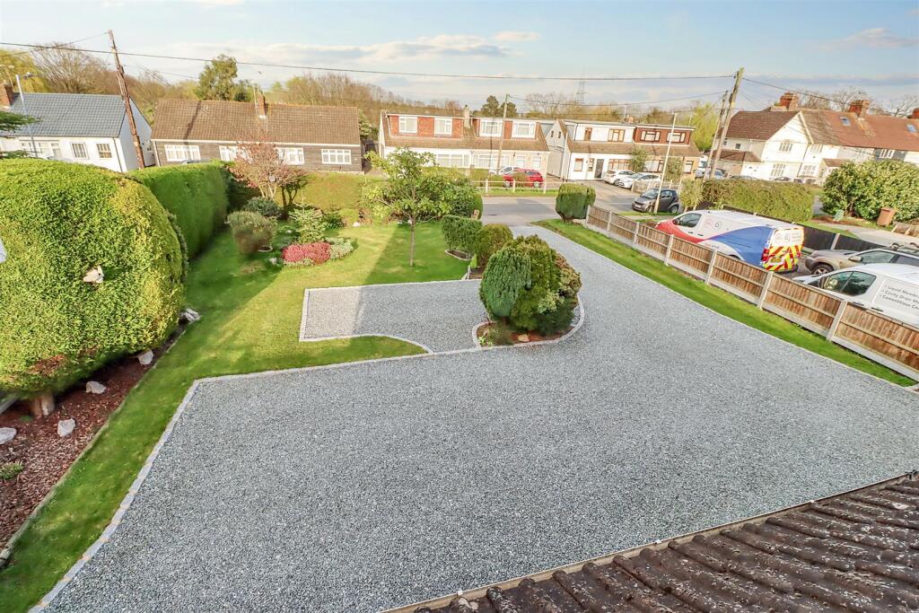 Church End Lane, Runwell, Wickford photo 2