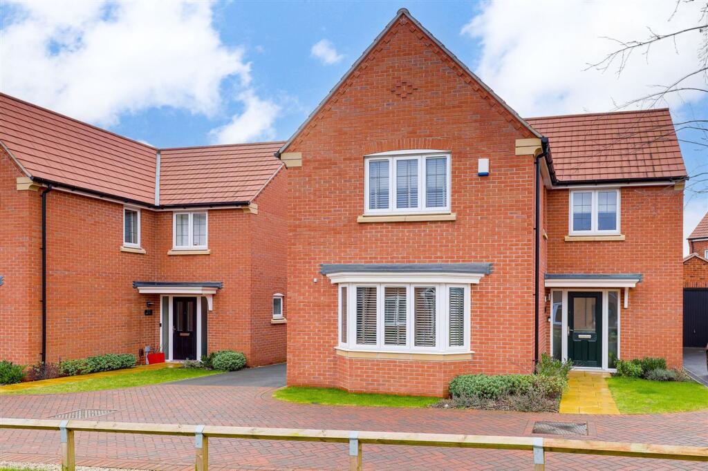 4-bed detached on Geraldine Way, Castle Donington, DE74, £395,000