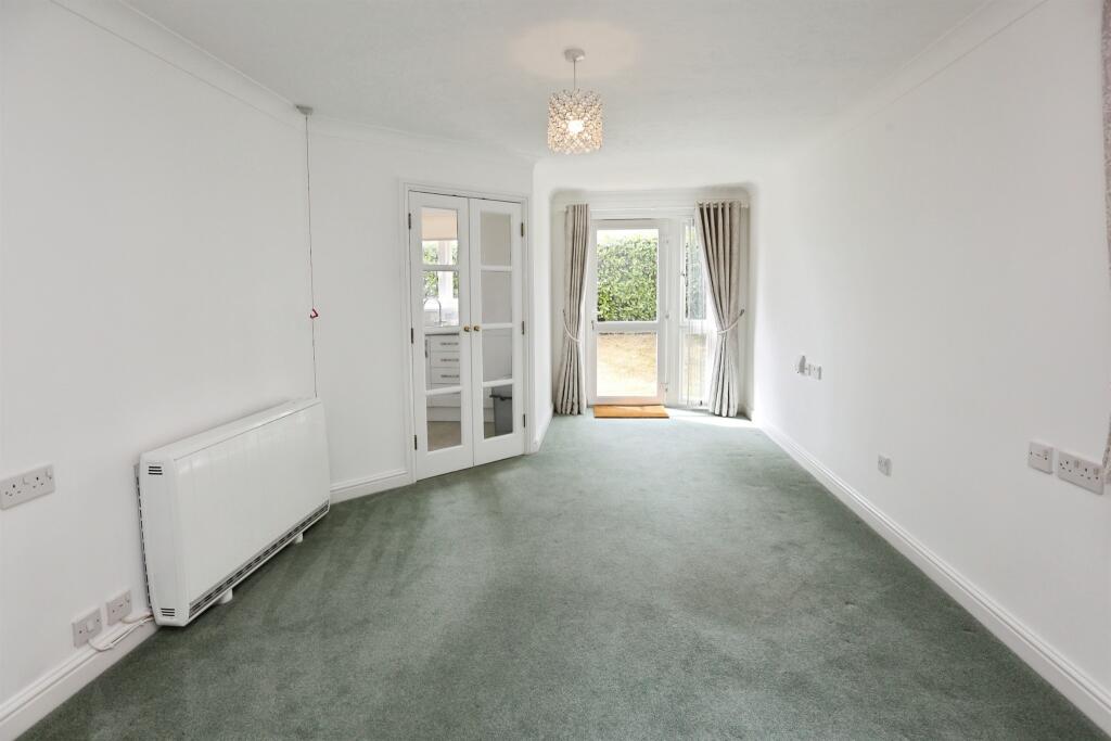 Apartment in Fareham, Hampshire - View 4