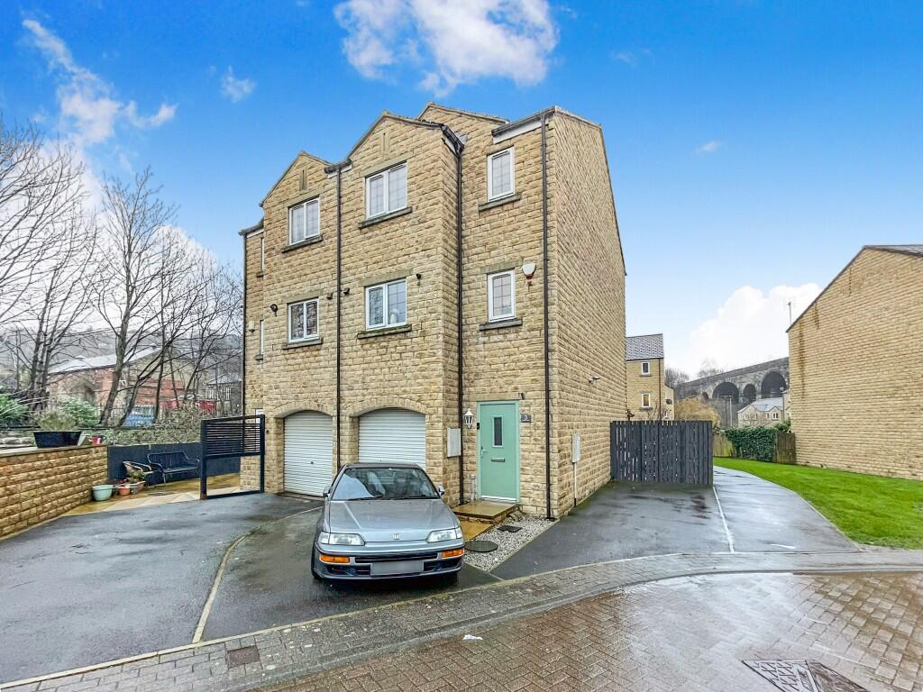 Main image of property: Dale View, Longwood, Huddersfield, West Yorkshire, HD3