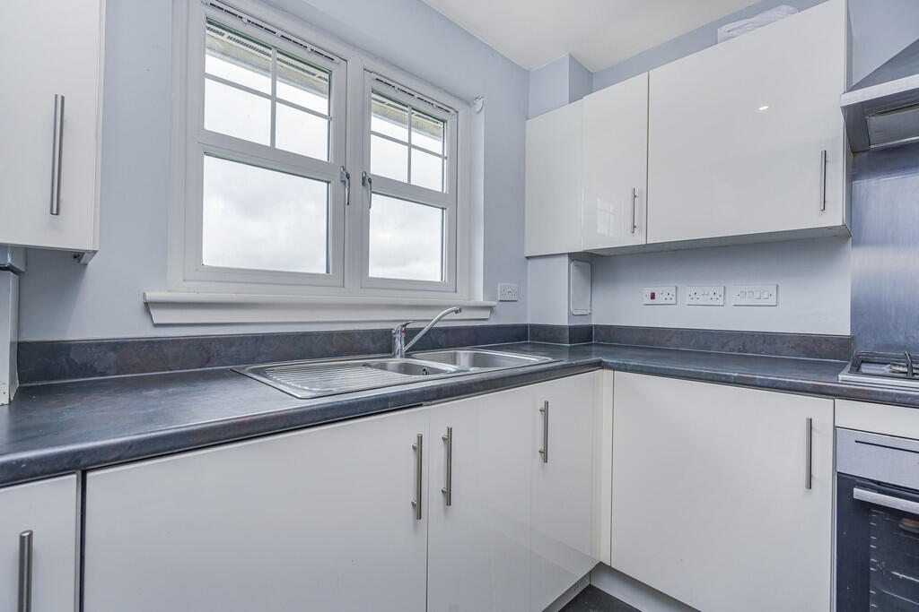 Apartment in Edinburgh, West Lothian - View 4