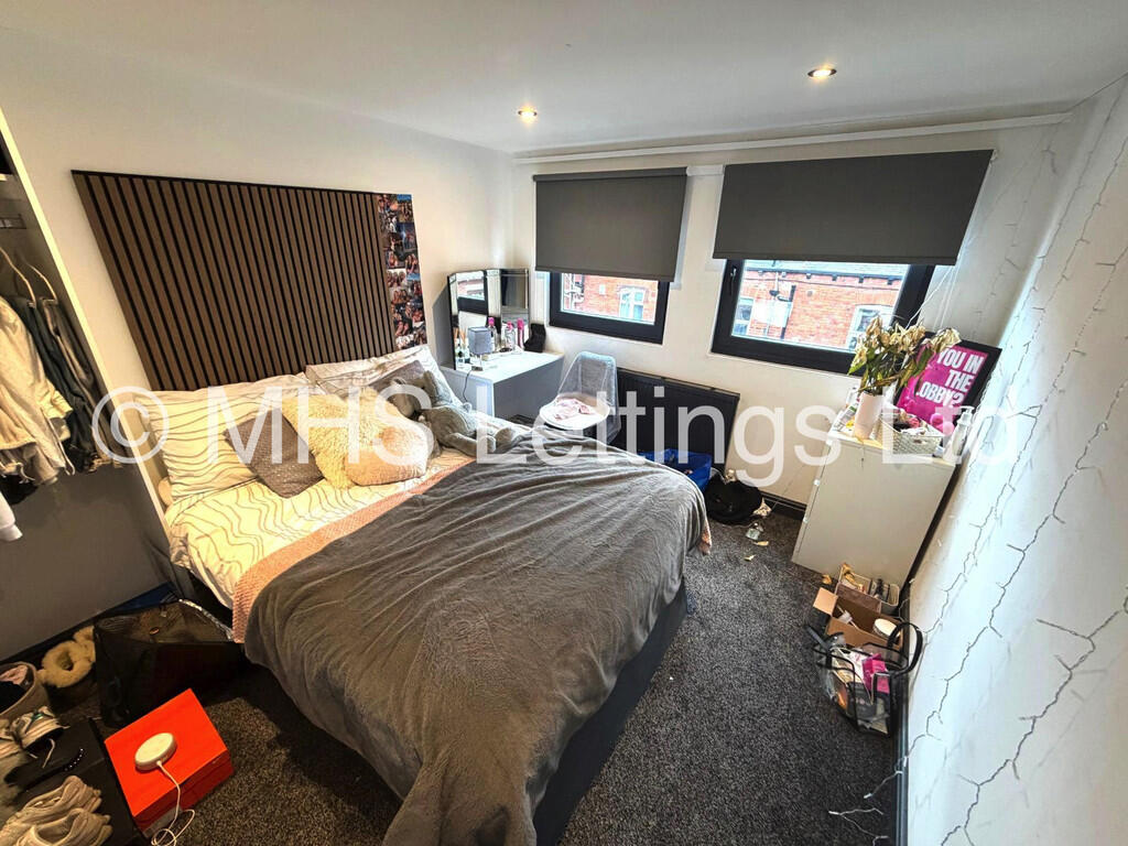 6 bedroom terraced house for rent