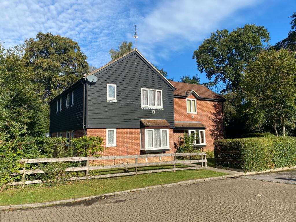 Main image of property: The Brackens, Dibden Purlieu, Southampton, Hampshire, SO45 5RY