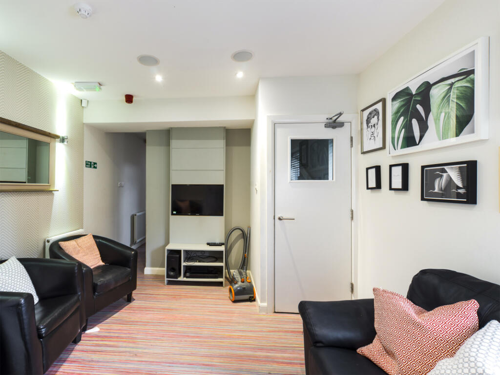 Main image of property: Victoria Street, Newcastle-under-Lyme, ST5