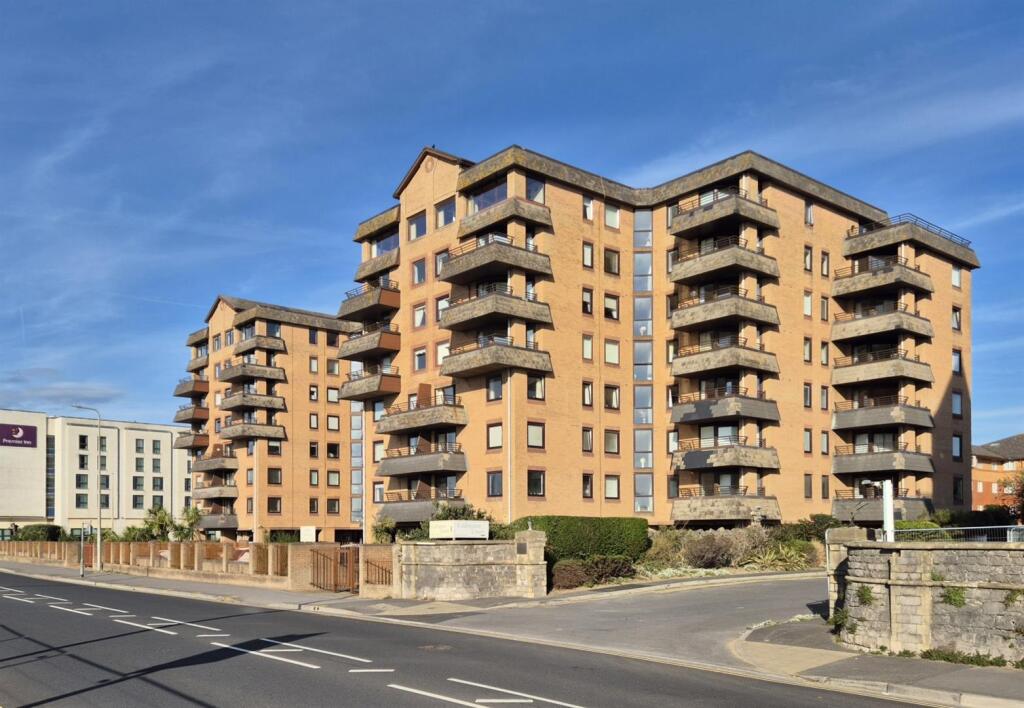 Main image of property: Carlton Mansions South, Beach Road, Weston-Super-Mare