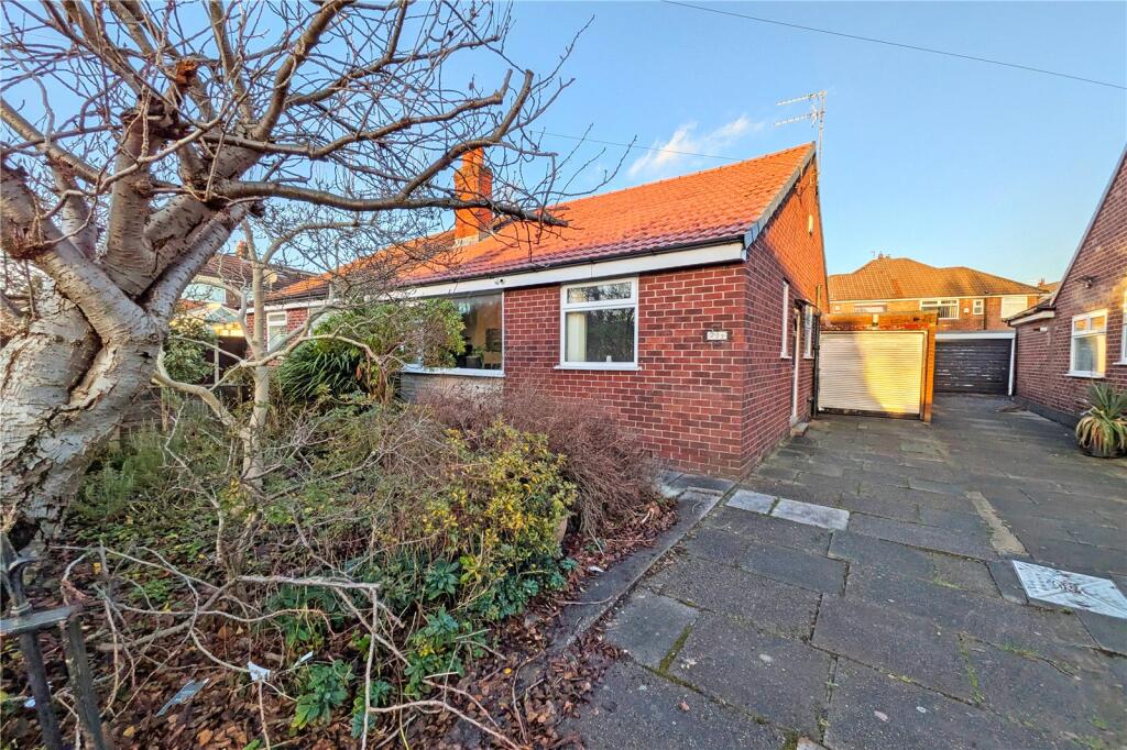 2-bed house on Thornley Lane South, Denton, Tameside, M34, £240,000