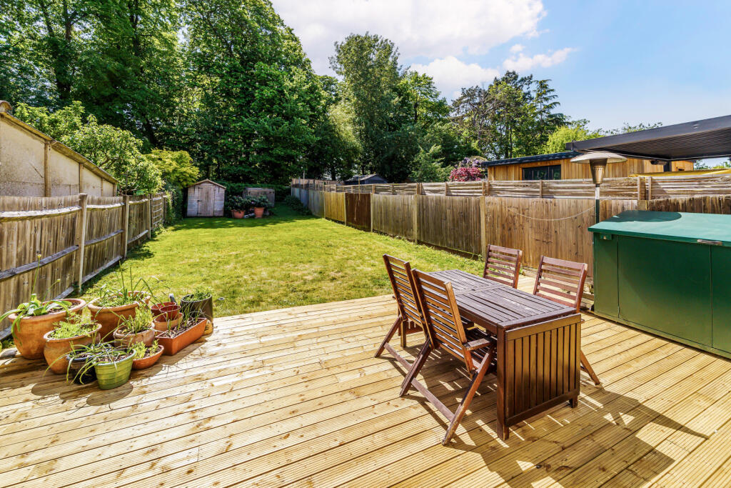 Hillcross Avenue, Morden, SM4 photo 3