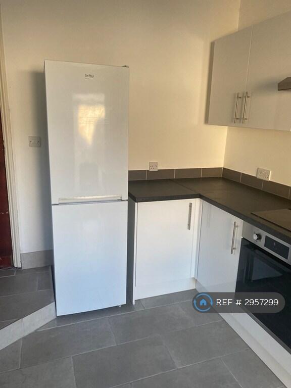 House in Cambridge, Lynfield Court, Chesterton - View 2