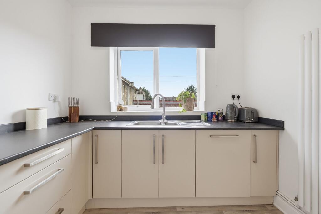 Apartment in Bristol - More