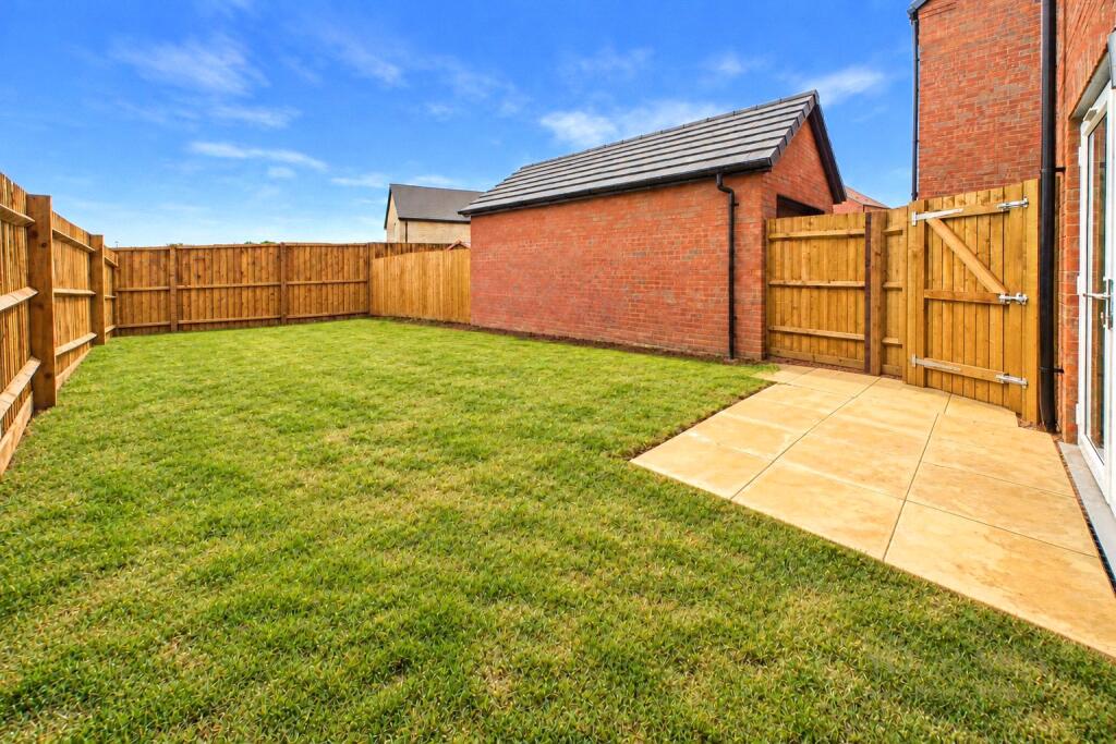 2-bed semi-detached on Hadlow Gardens, Kettering, Northamptonshire, NN16, £135,000