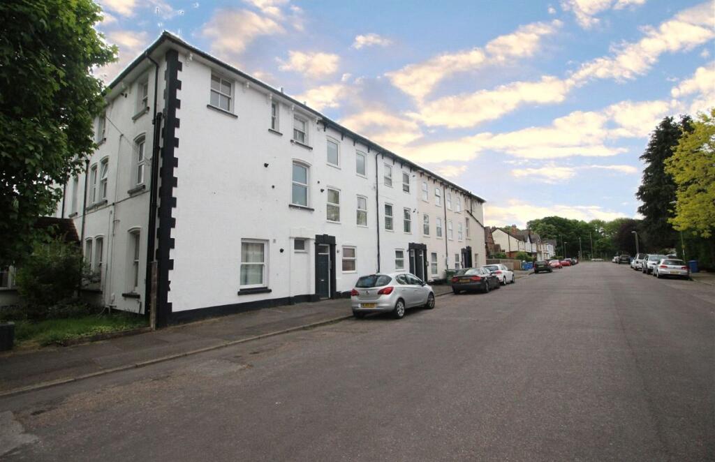 Main image of property: Southampton Street, Farnborough, Hampshire, GU14