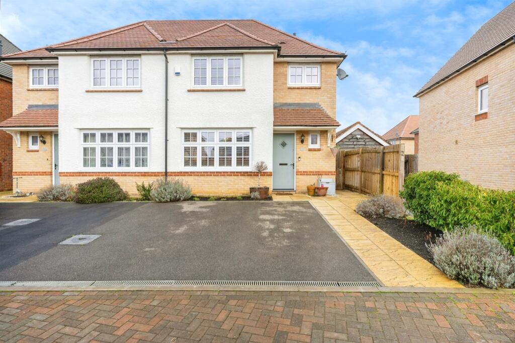 Main image of property: Shackleton Grove, Leighton Buzzard