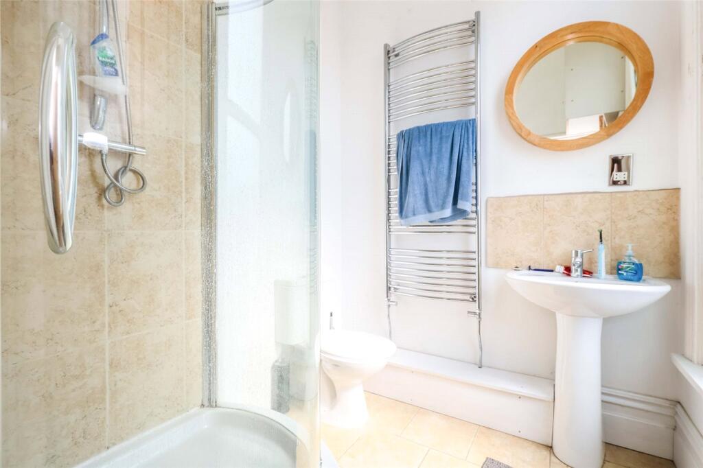 Apartment in Portsmouth, Southsea - More