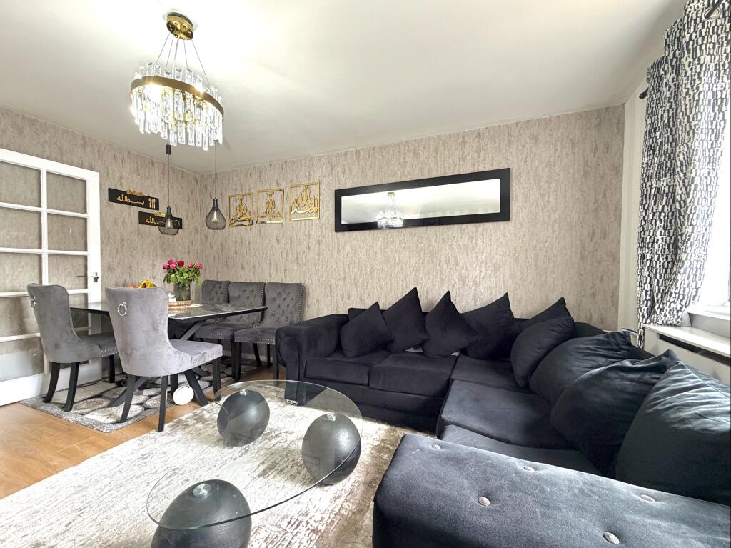 Apartment in Watford - View 2