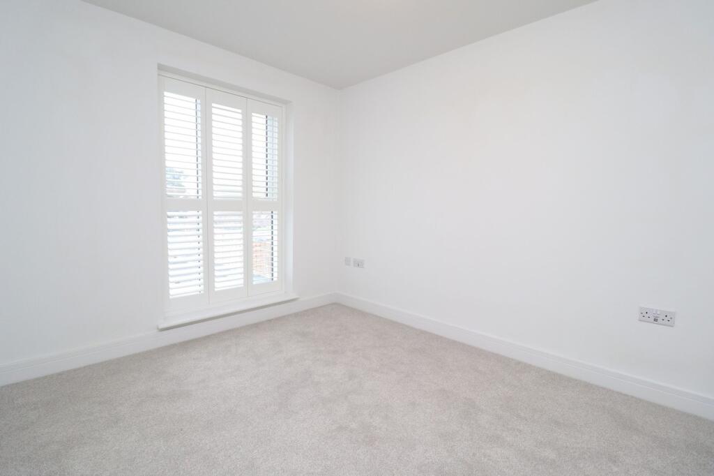 Apartment in Gloucester - View 5