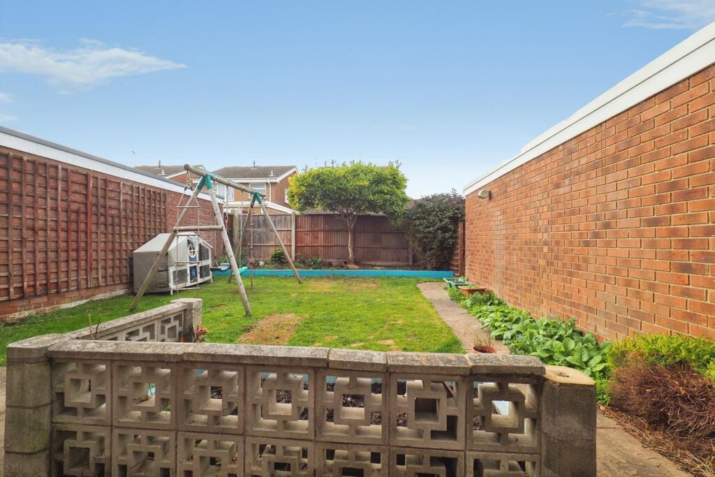 Charnwood Grove, Bingham, Nottinghamshire, NG13 photo 4