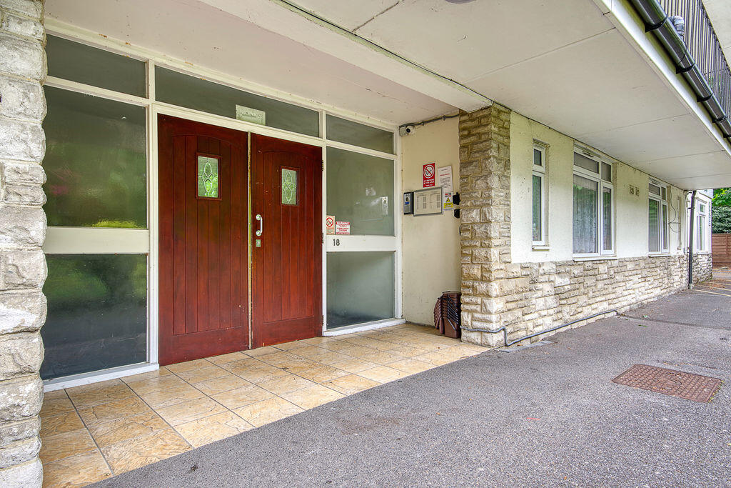 Apartment in Bournemouth, Lansdowne - View 5