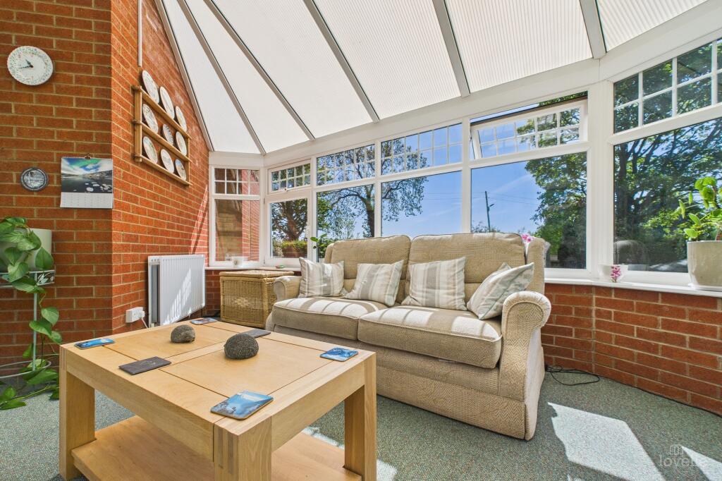 House in Doncaster, Wootton - More
