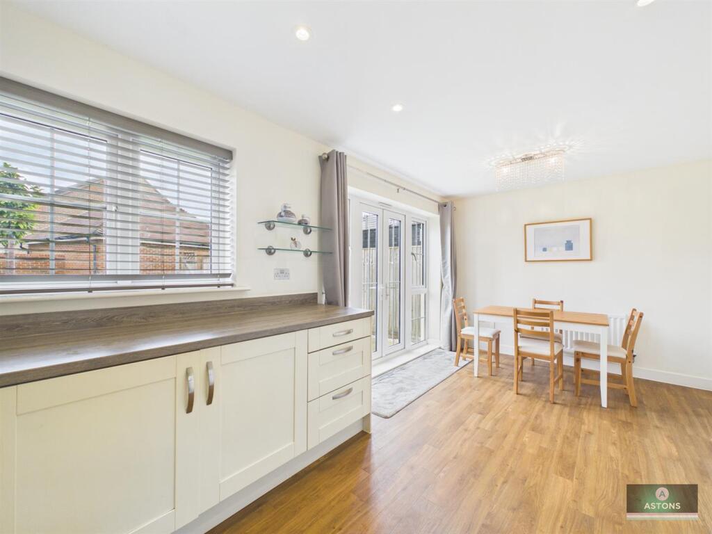 House in Horsham, Colgate - View 4