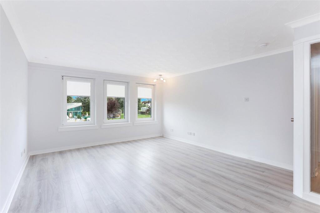 Apartment in Glasgow, East Dunbartonshire - View 3