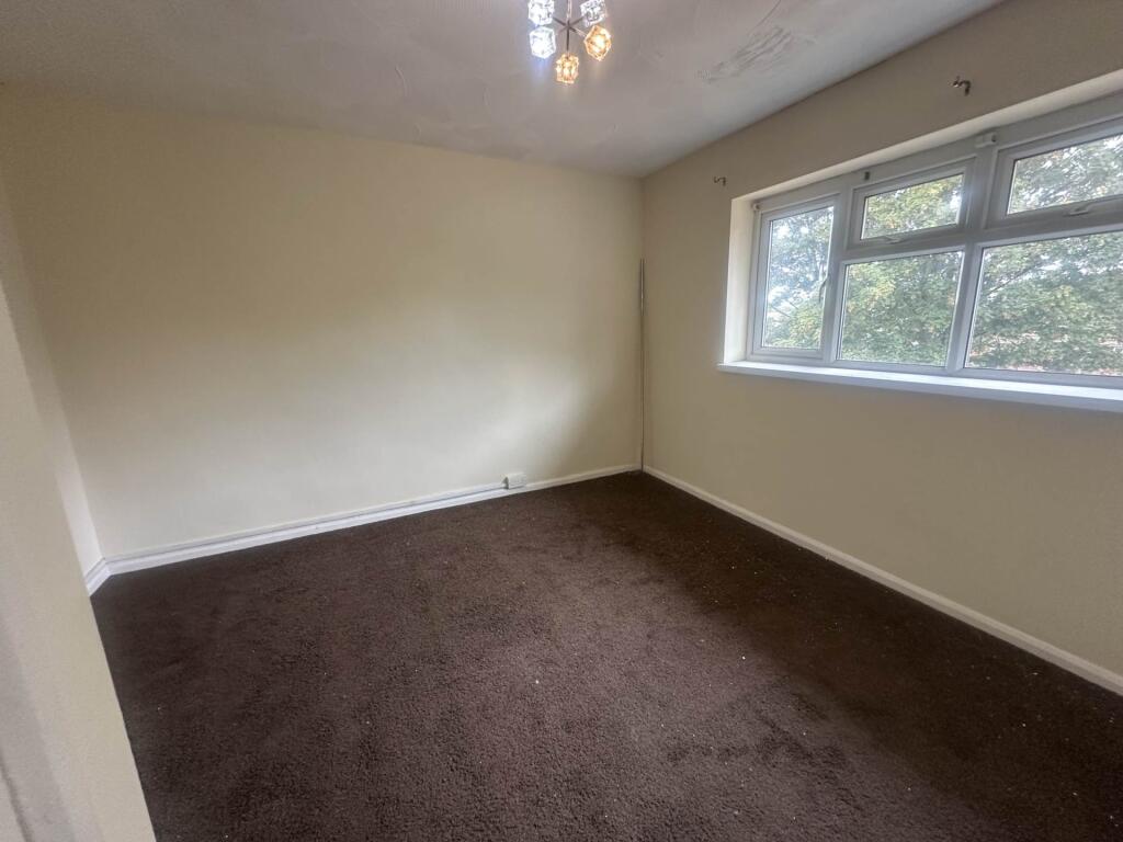 Apartment in Wolverhampton, West Midlands - More