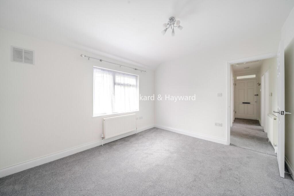 Apartment in Southall - View 2