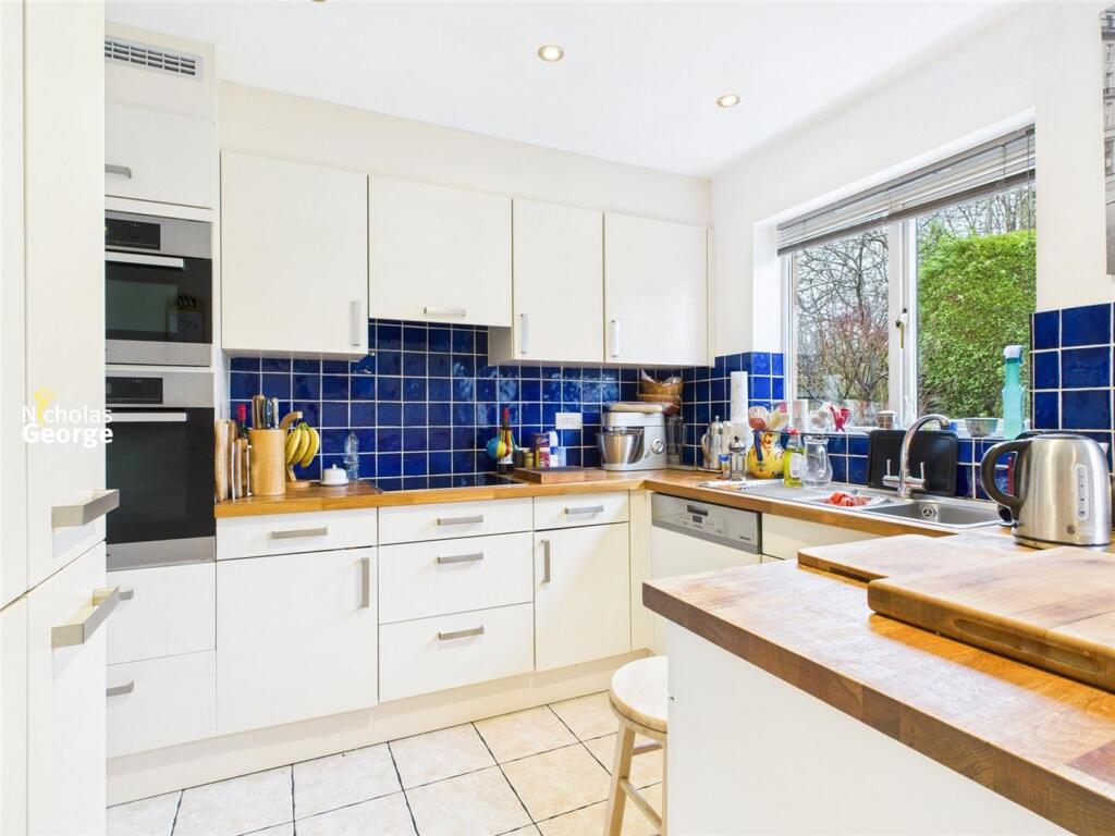 Additional image 7 of Foxes Meadow, Cotteridge, B30 1BQ