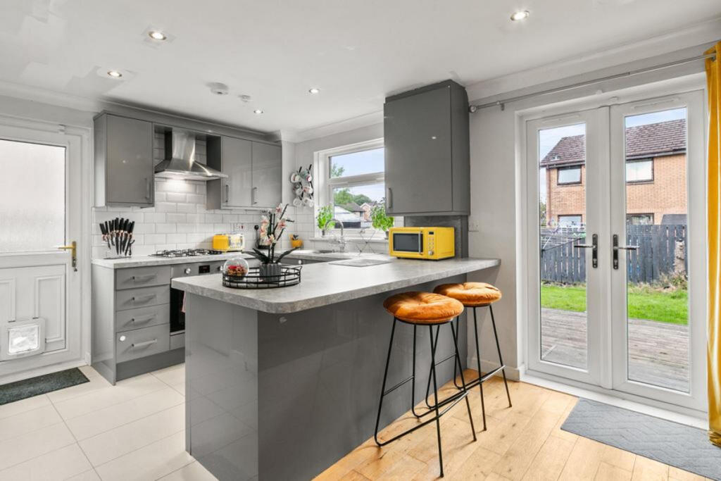 House in Glasgow, Southpark Village, Darnley - View 5