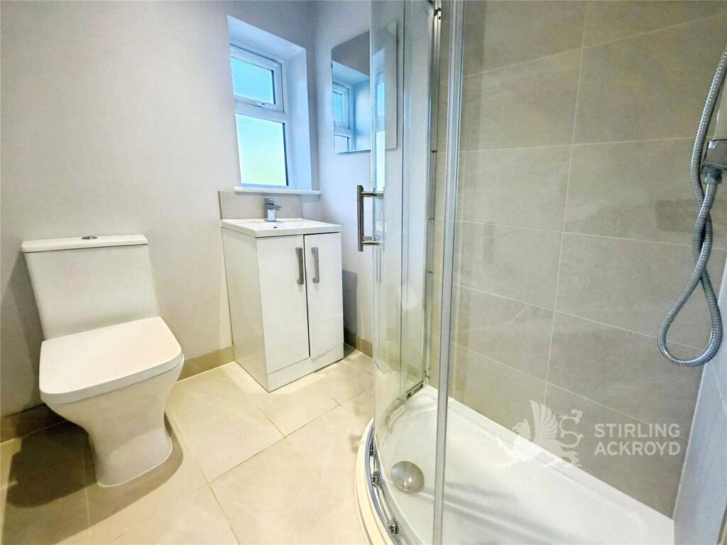 House in Guildford, Surrey - View 2