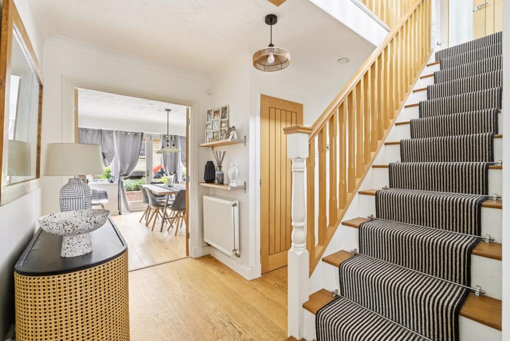House in Dunstable, Central Bedfordshire - View 5