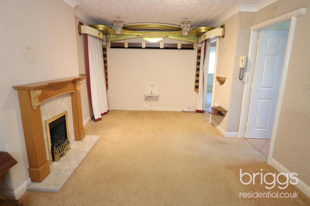 Courtfields, Market Deeping, PE6 photo 2