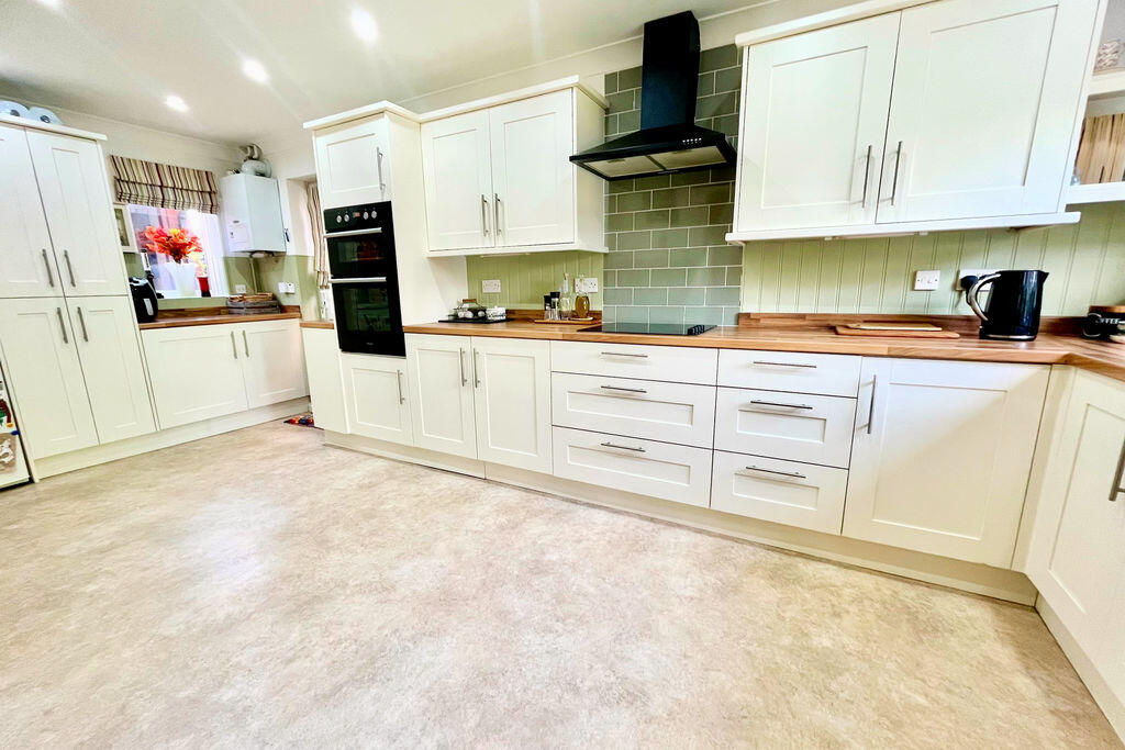 House in Gosport, Anglesey, Alverstoke - More