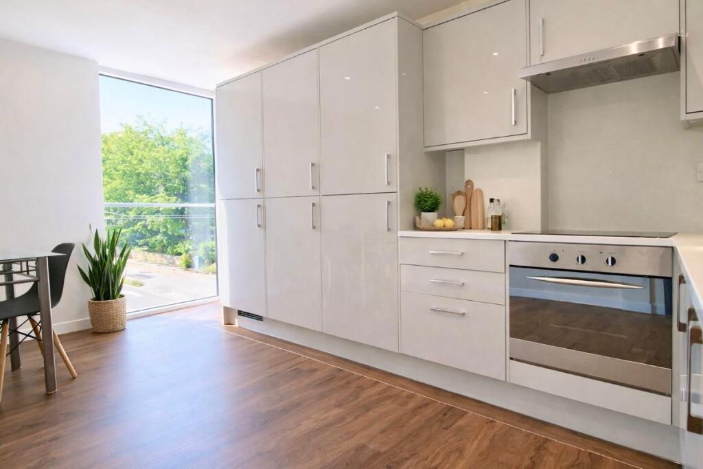 Apartment in Sheffield - View 3