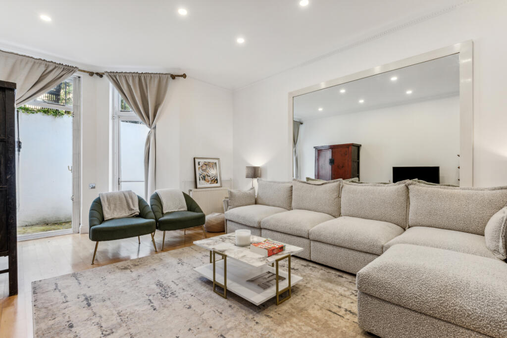 2-кімнатна квартира, 76 m²