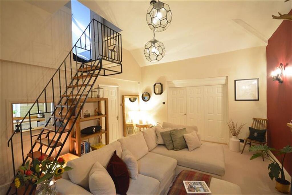 Main image of property: Chestnut Grove, Mapperley, NG3