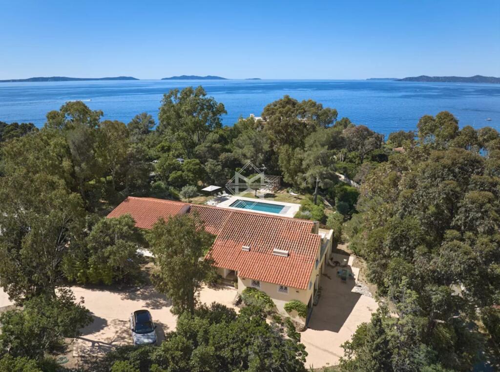 Main image of property: Provence-Alps-Cote d`Azur, Var, Rayol-Canadel-sur-Mer