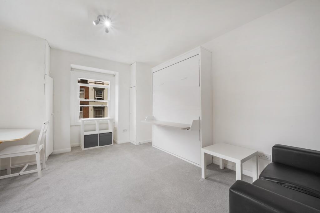 Studio flat for rent