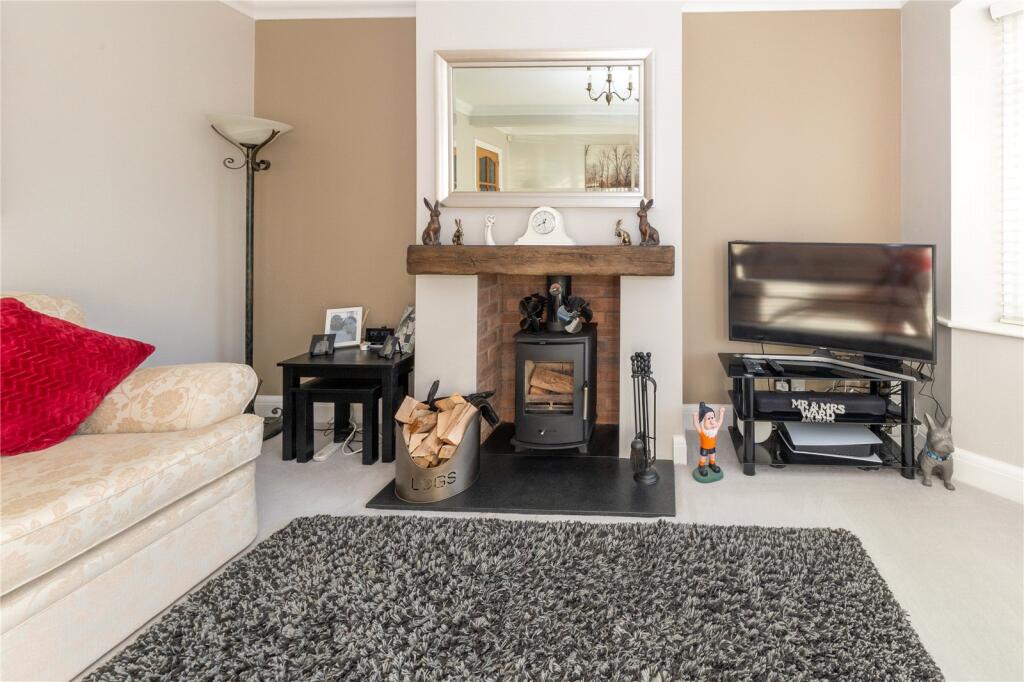 Mountgrace Road, Luton, Bedfordshire, LU2 photo 4